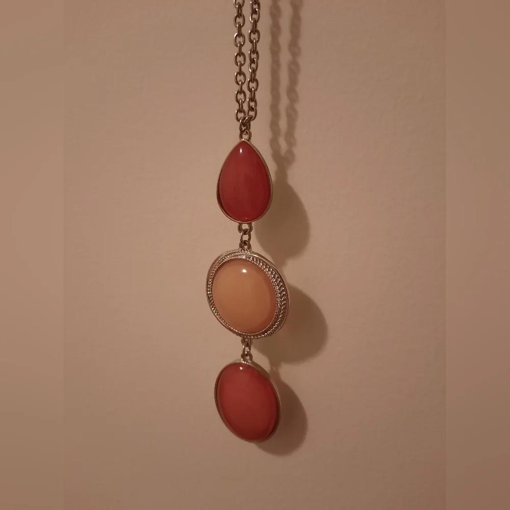 Elegant 3 Stone Pendant Necklace - Picture 7 of 7